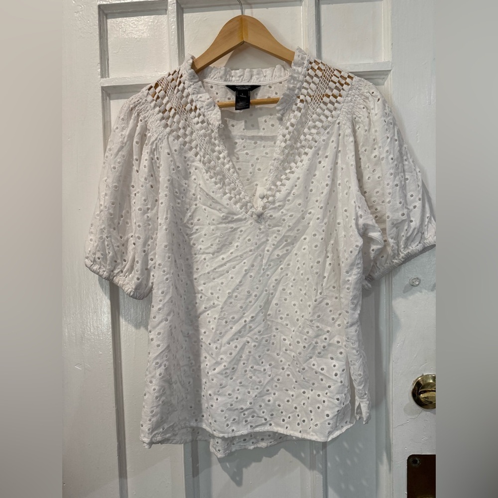 Simply Vera Vera Wang White Eyelet Blouse